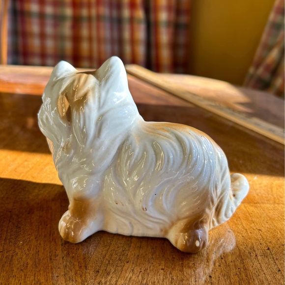 Vintage Kitten Cat Ceramic Figurine Blue Eyes home decor Kitschy Home Decor - Picture 4 of 5